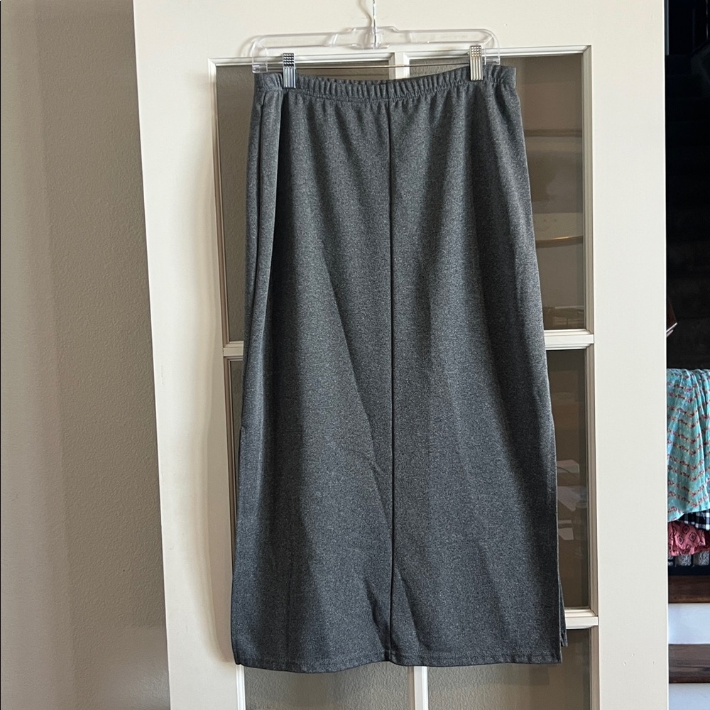 Elegant Gray Midi Skirt - Picture 6 of 8